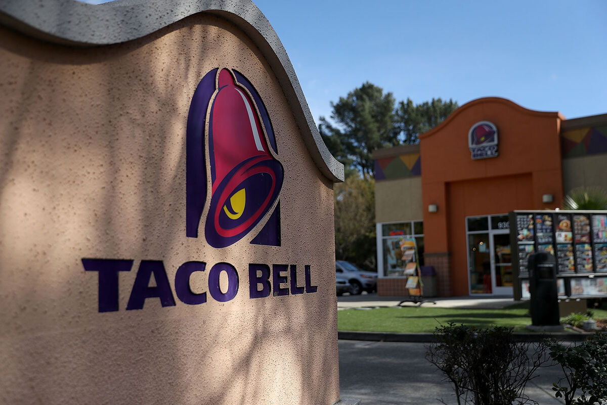 Taco Bell restaurant in Novato, California