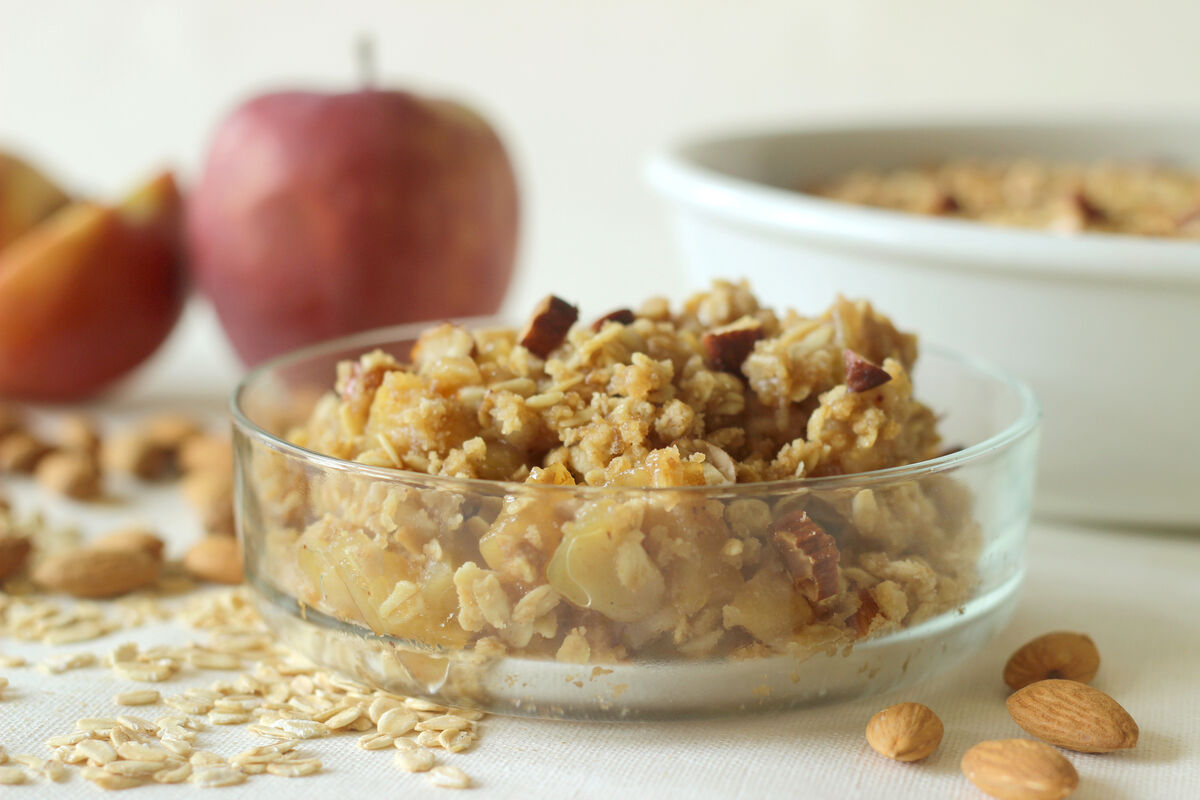 Apple crisp dessert with oats