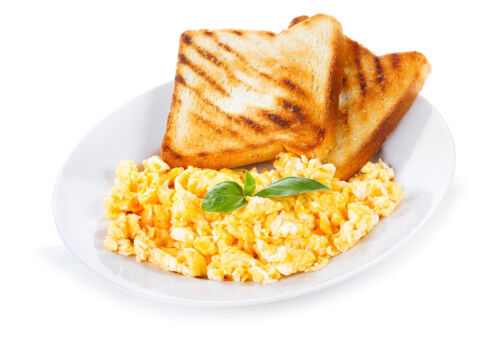 Scrambled eggs with toast