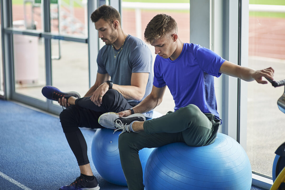 Seated hip flexor stretch