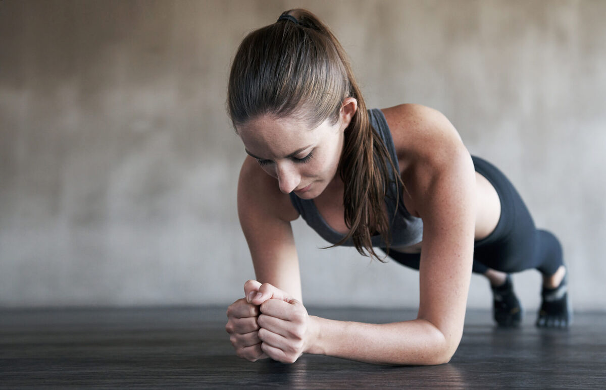 Woman doing a basic plank