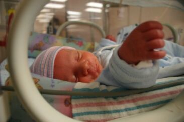 tips for breastfeeding a preemie