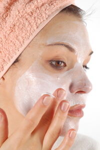 Title: milk magnesia mask (woman in white mask) Source: iStockPhoto Permission: Licensed