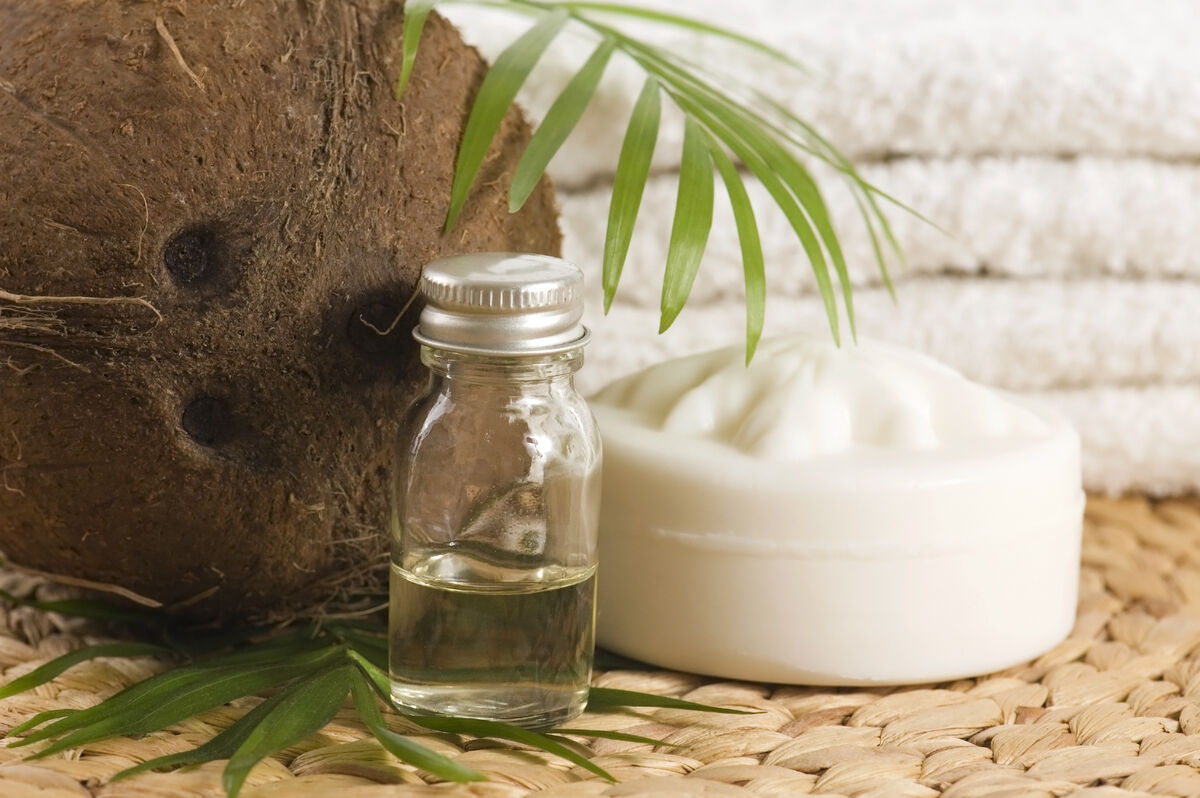 Coconut oil smooths and hydrates