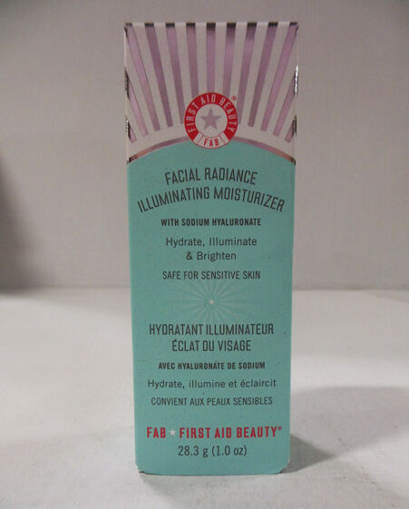 First Aid Beauty Facial Radiance Illuminating Moisturiser 1Oz