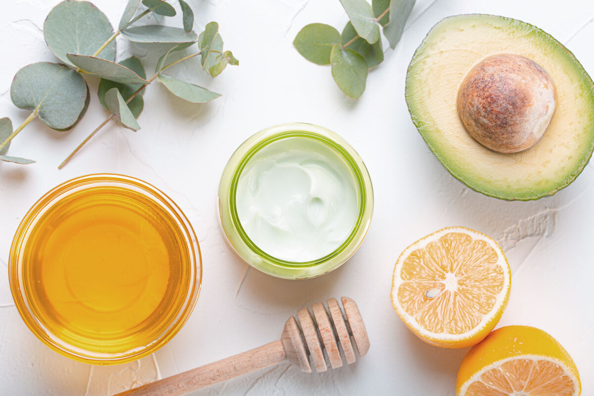 Avocado mask with natural organic ingredients