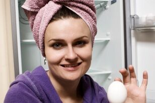 getting ready for an egg white face mask