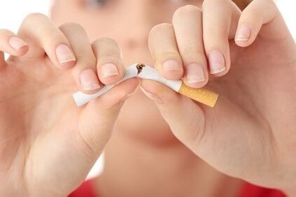 Breaking a cigarette
