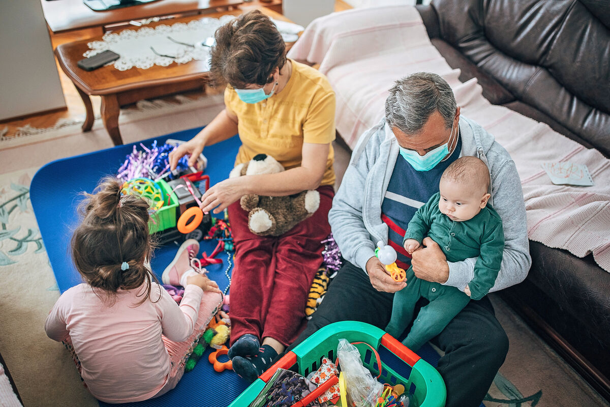 Grandparents with children, quarantine coronavirus